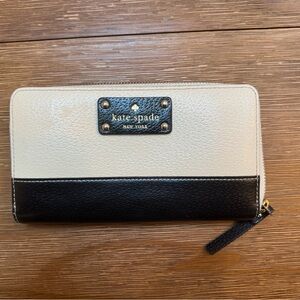 Kate Spade Black and Cream Wallet